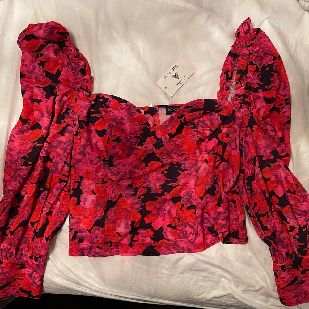 ASOS pink floral puff sleeve milkmaid top. size 20 tag. Fits 18